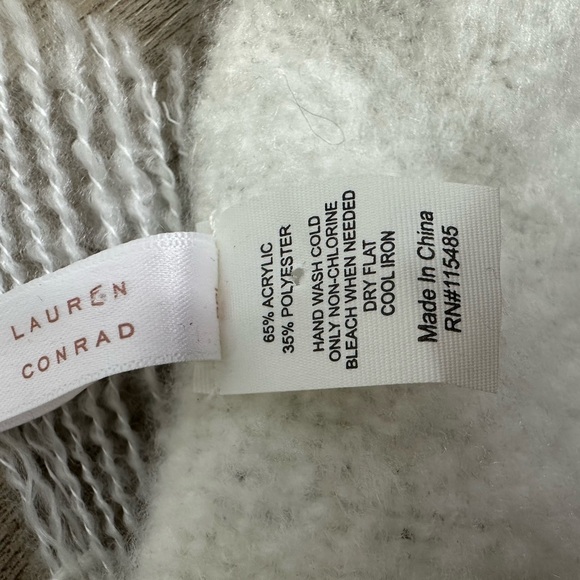 Lauren Conrad LC Pink Cream Fringe Scarf NWT NEW - Picture 5 of 7